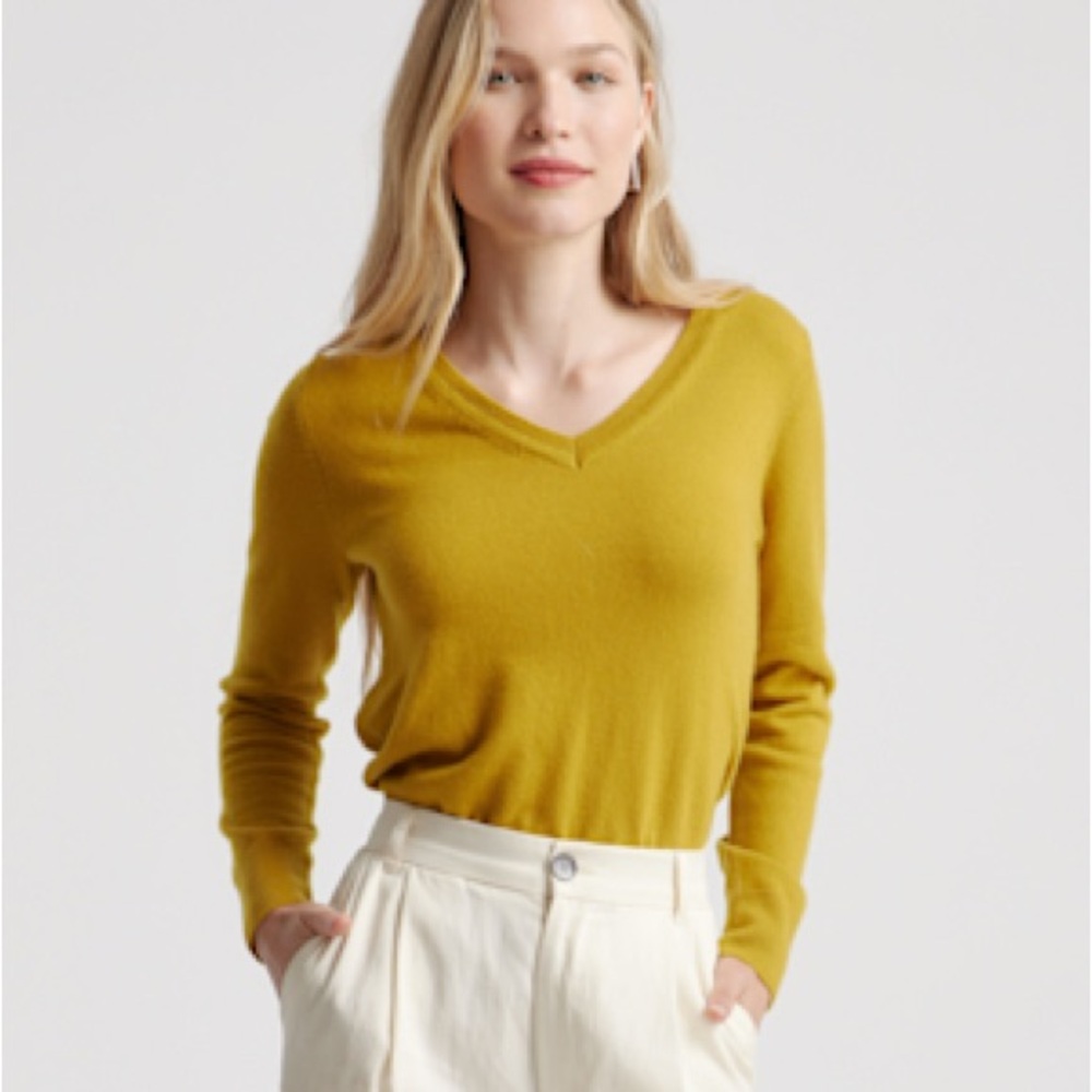 Quince Mongolian Cashmere Mustard V-Neck Sweater with Elegant Silhouette